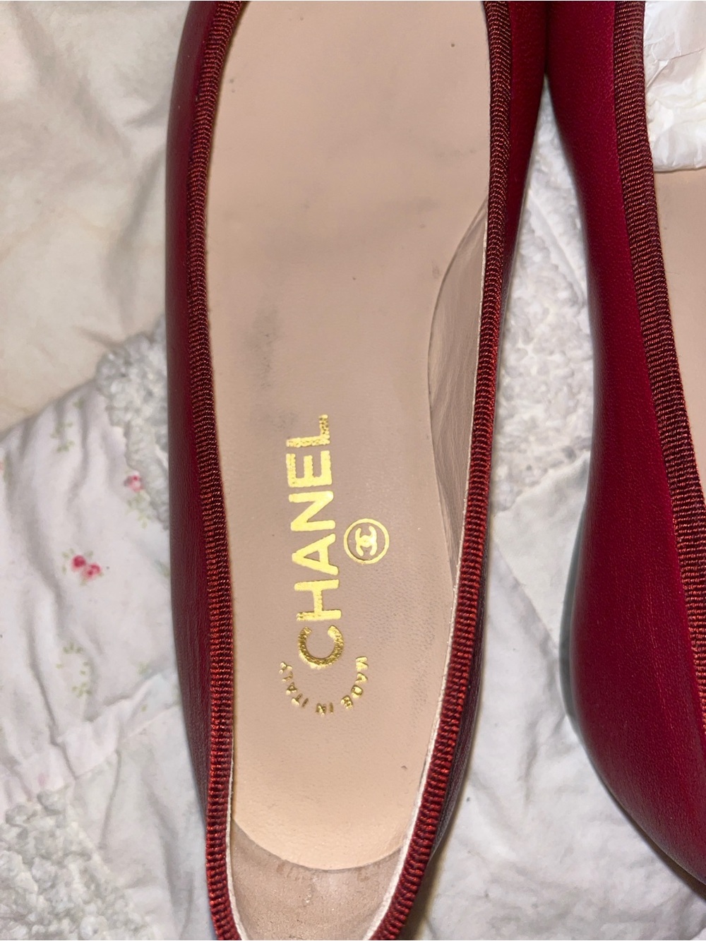CHANEL 'Ballerines' Rouge et Noir Lambskin Flats - NEVER WORN - Size EU 38.5 - Picture 9 of 16